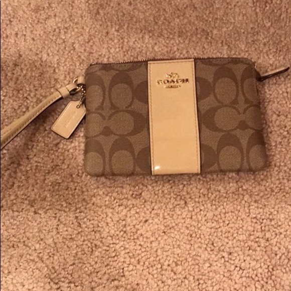 Coach Wristlet - Picture 1 of 6